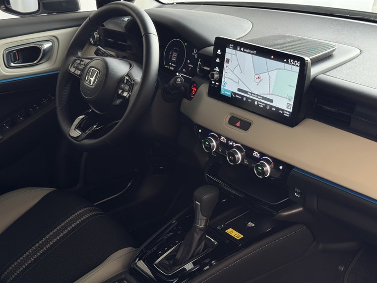 Vehicle Image 32