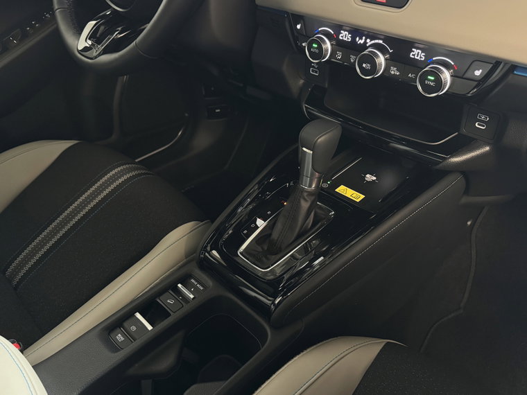 Vehicle Image 35