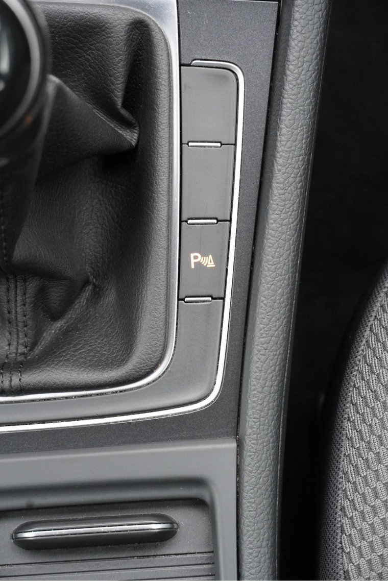 Vehicle Image 32