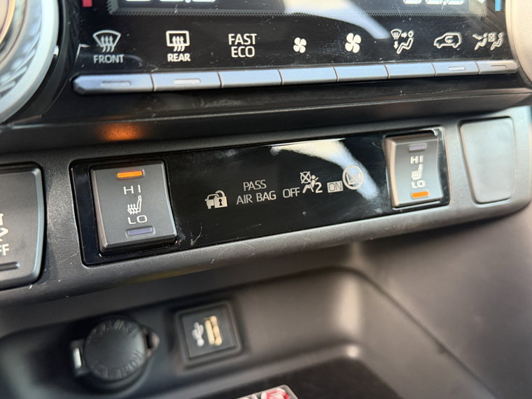 Vehicle Image 32