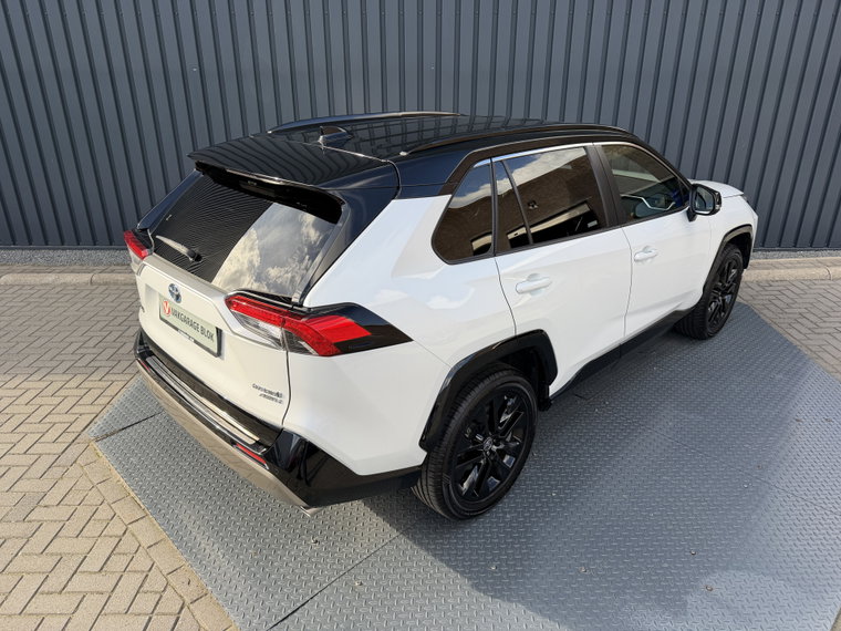 Vehicle Image 10
