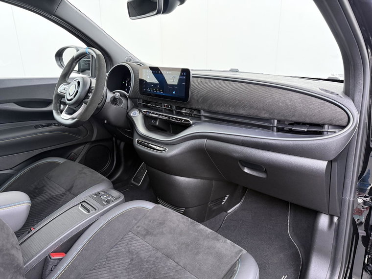 Vehicle Image 32