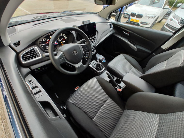Vehicle Image 15