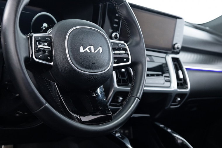 Vehicle Image 12