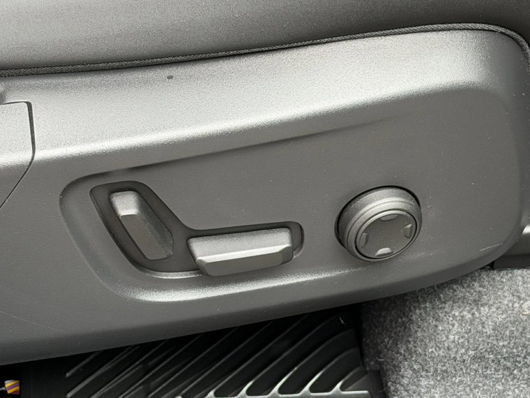 Vehicle Image 24