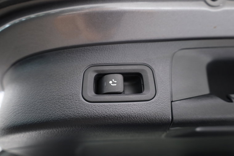 Vehicle Image 38