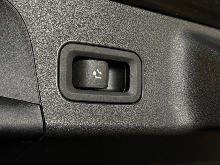 Vehicle Image 38