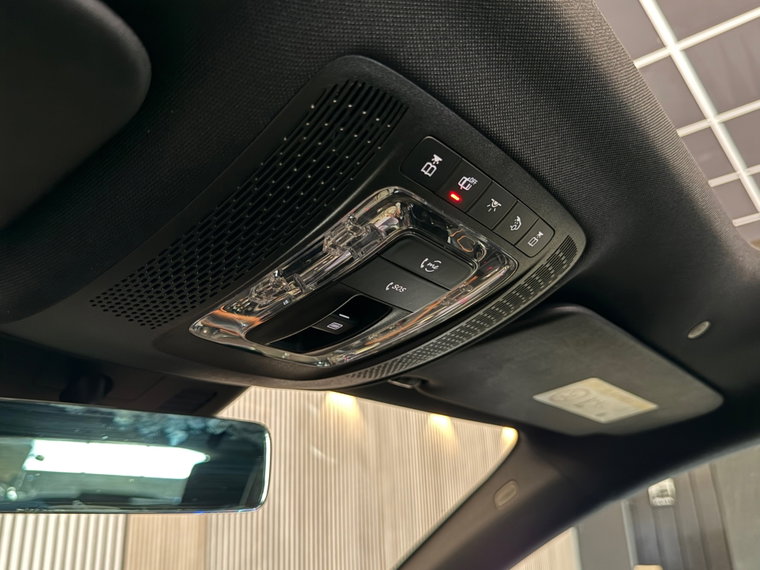 Vehicle Image 40