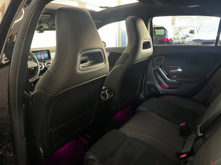 Vehicle Image 30