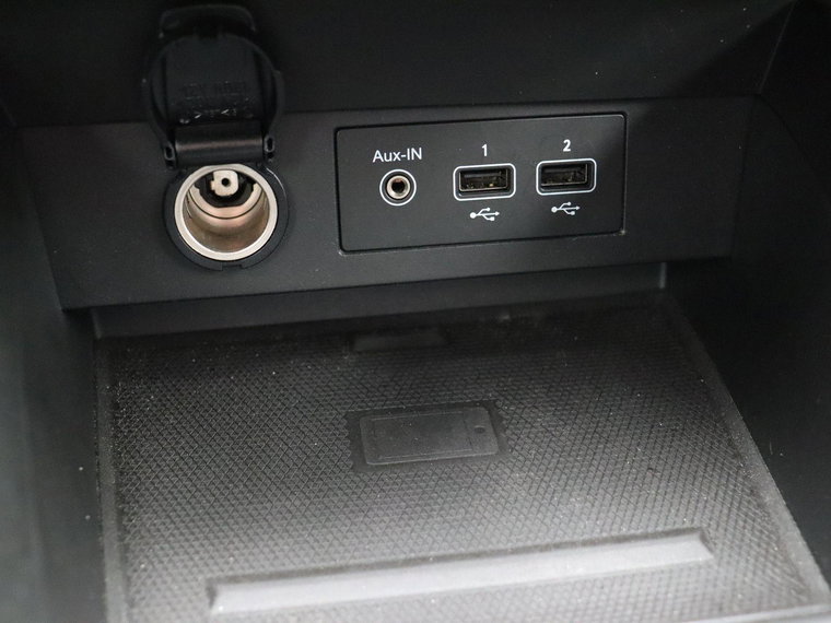 Vehicle Image 28