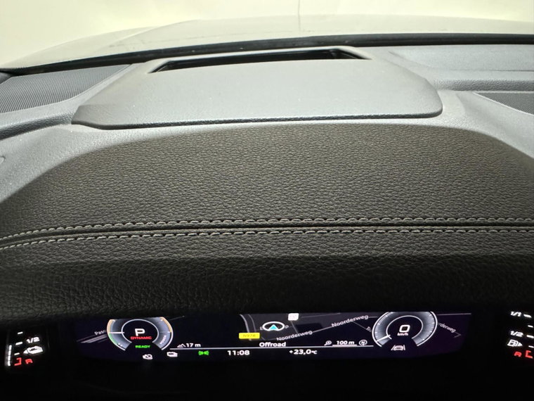 Vehicle Image 39
