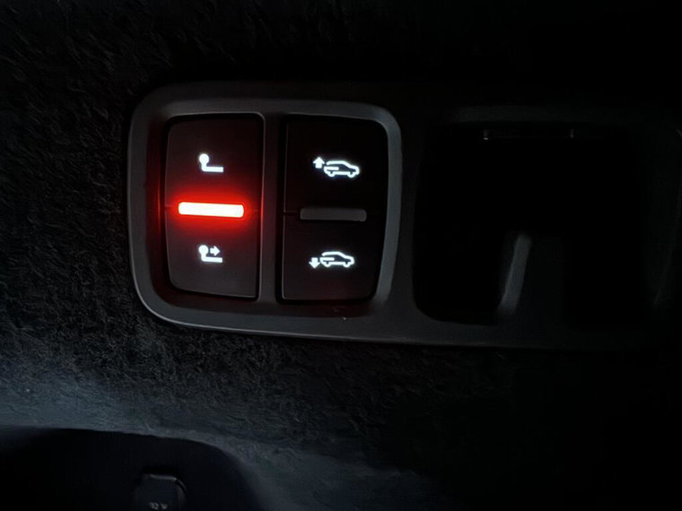 Vehicle Image 56