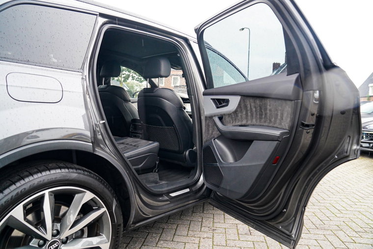 Vehicle Image 17