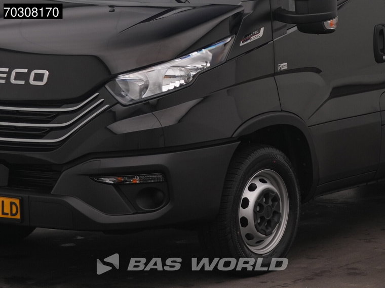 Vehicle Image 38