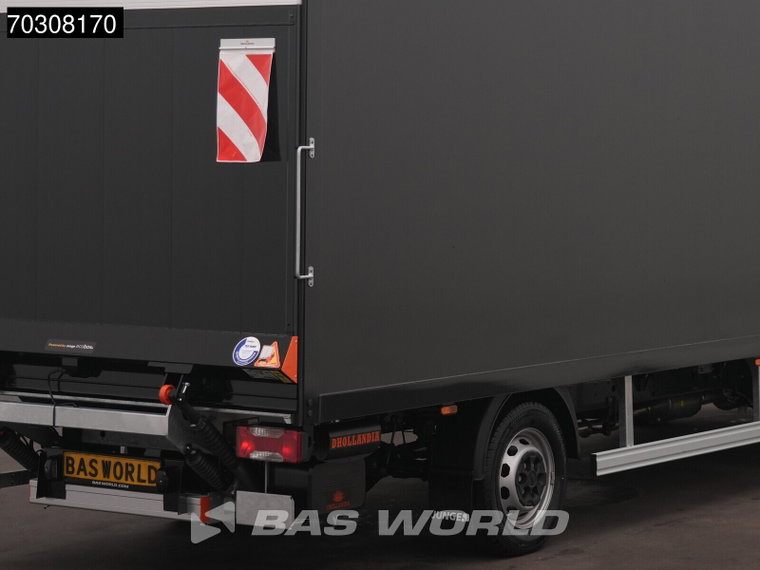Vehicle Image 39