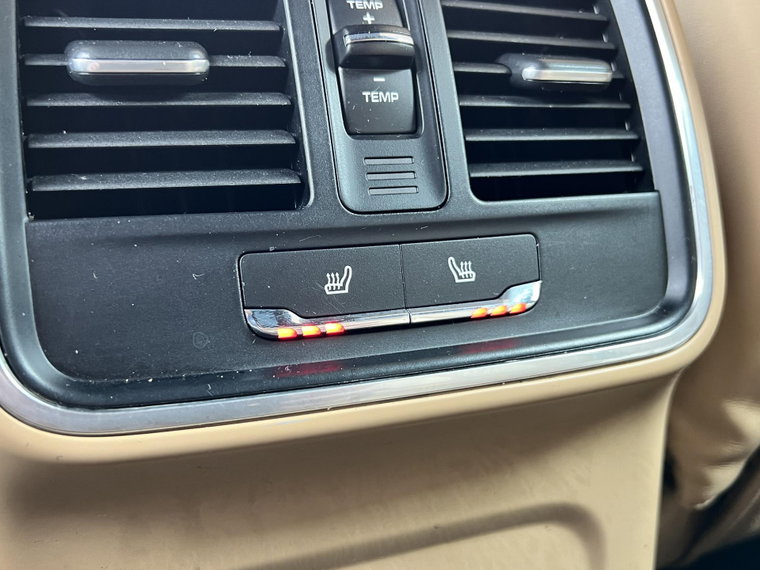 Vehicle Image 32