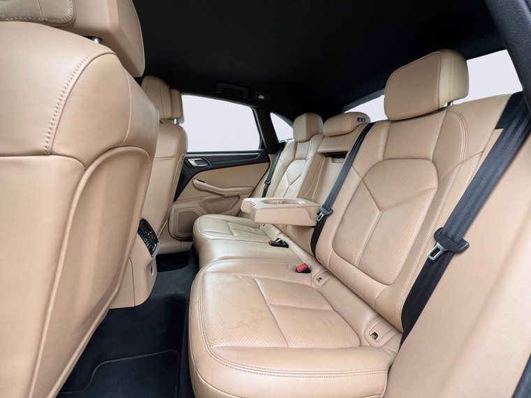 Vehicle Image 35