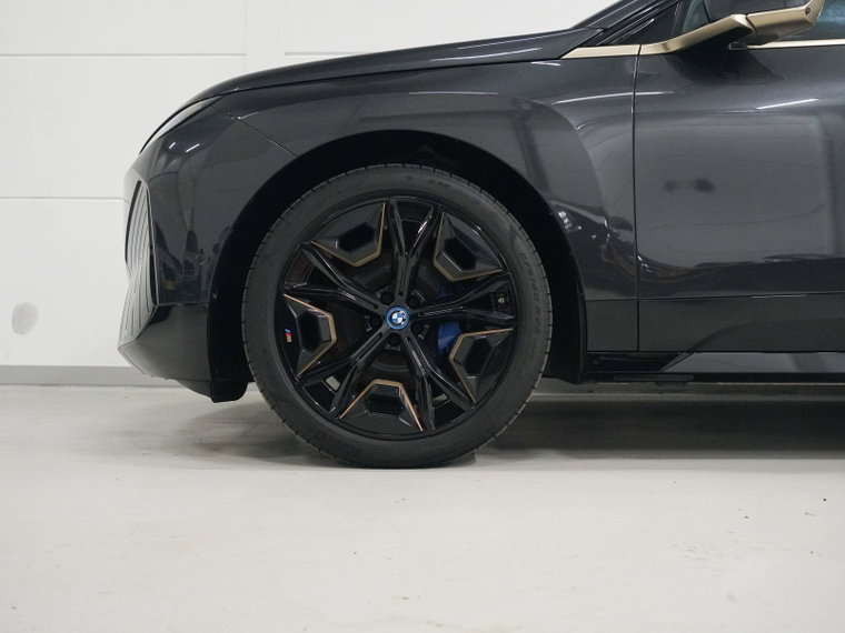 Vehicle Image 42
