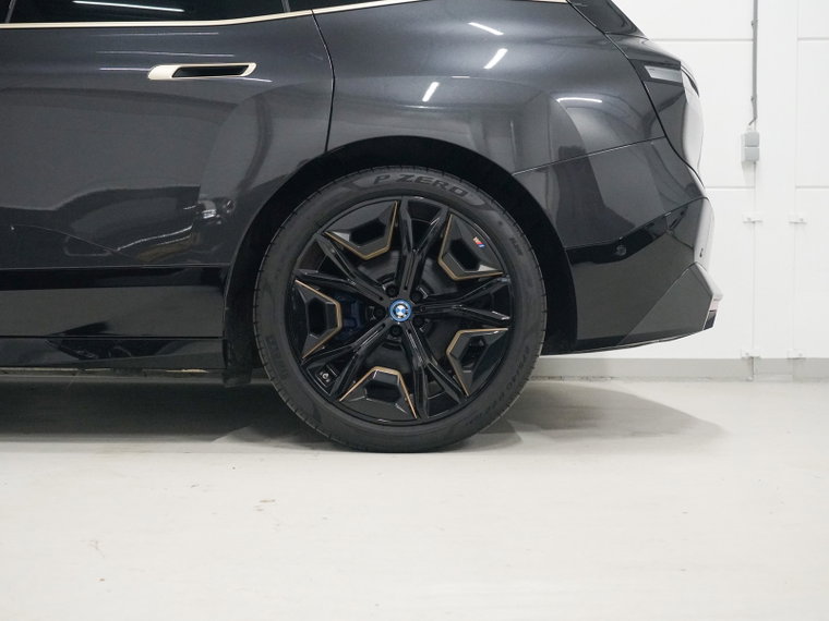 Vehicle Image 43