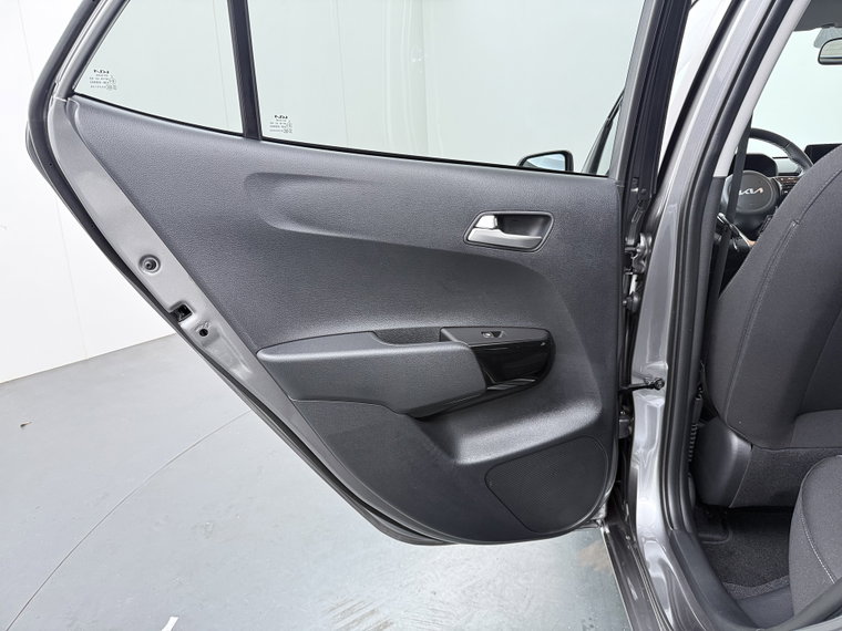 Vehicle Image 35