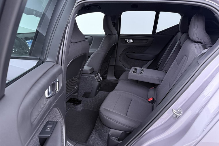 Vehicle Image 45