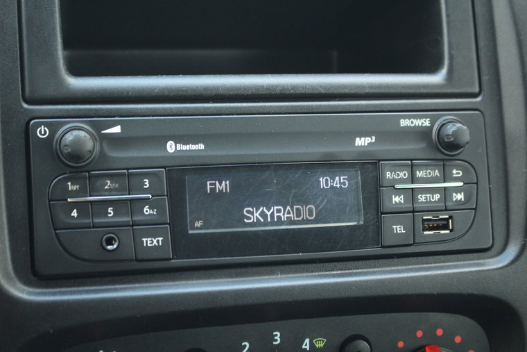 Vehicle Image 25