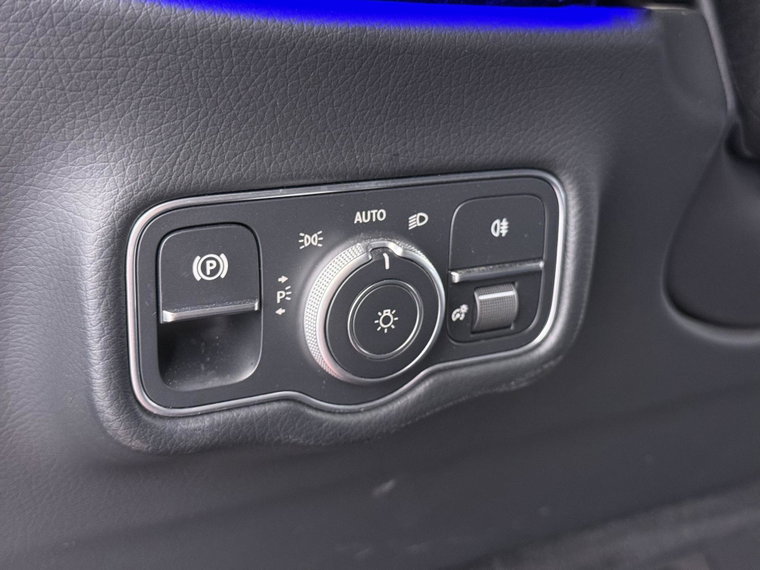 Vehicle Image 26