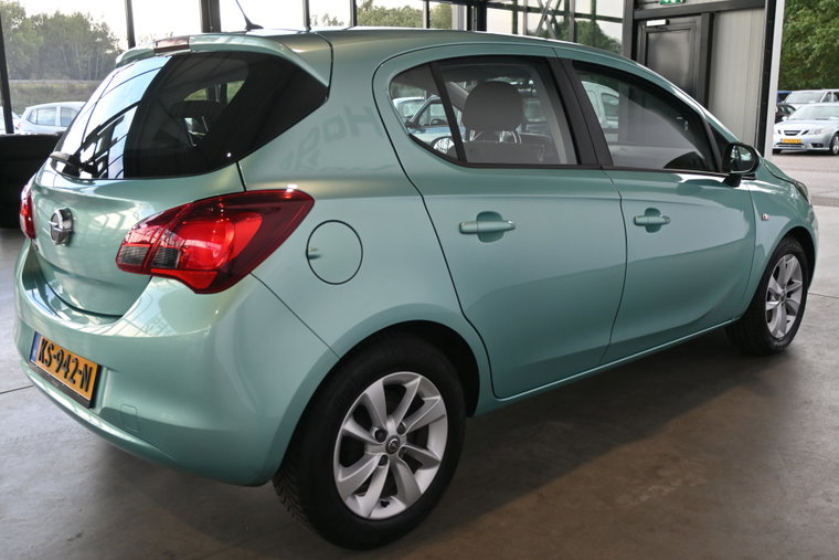 Vehicle Image 14