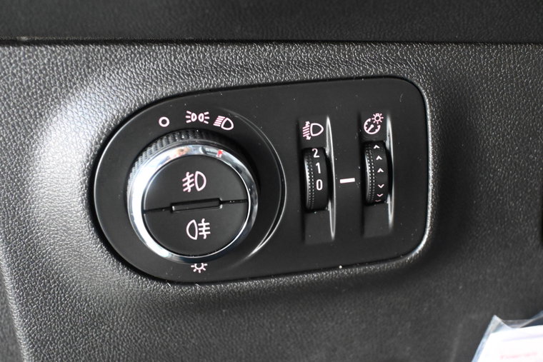 Vehicle Image 40