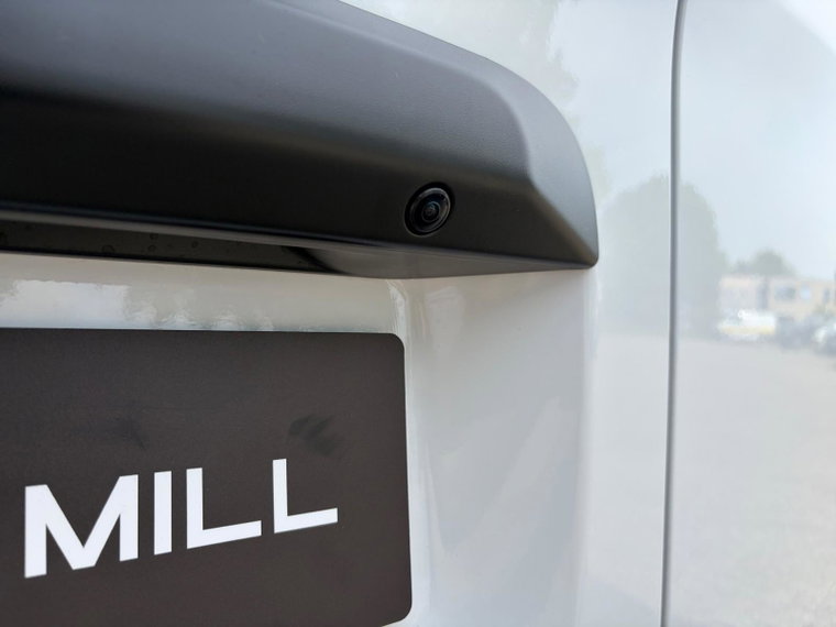 Vehicle Image 13