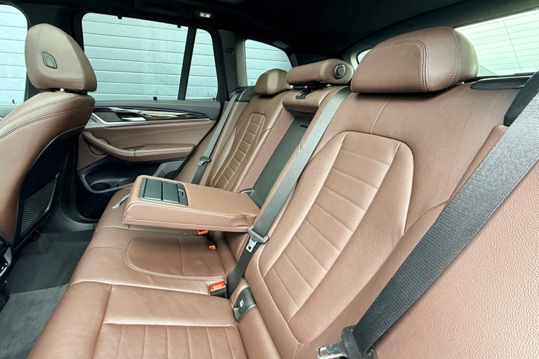 Vehicle Image 36