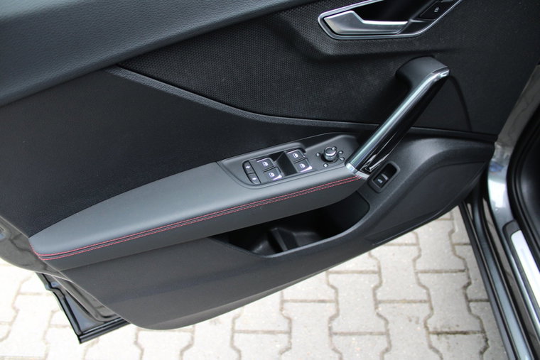 Vehicle Image 30