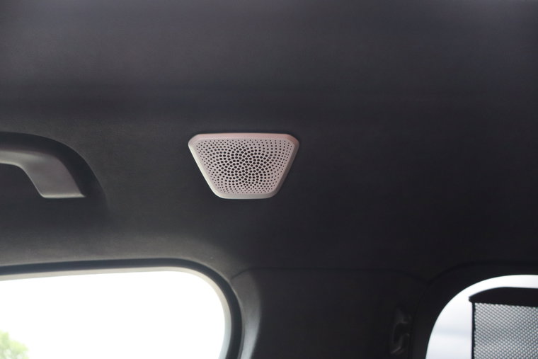 Vehicle Image 38