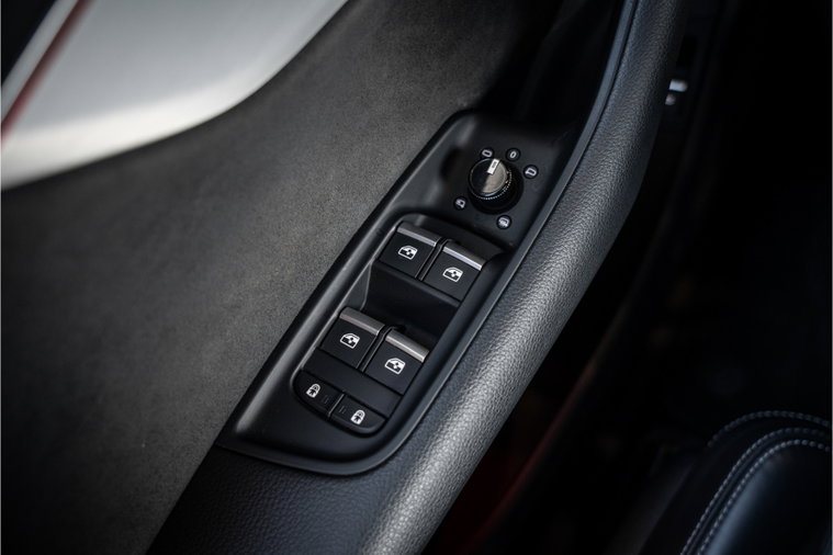 Vehicle Image 33