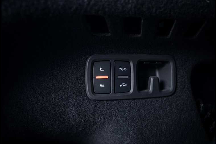 Vehicle Image 42