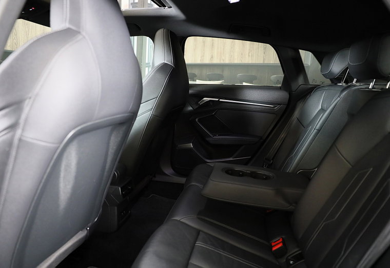Vehicle Image 30