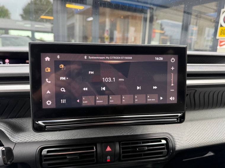 Vehicle Image 26
