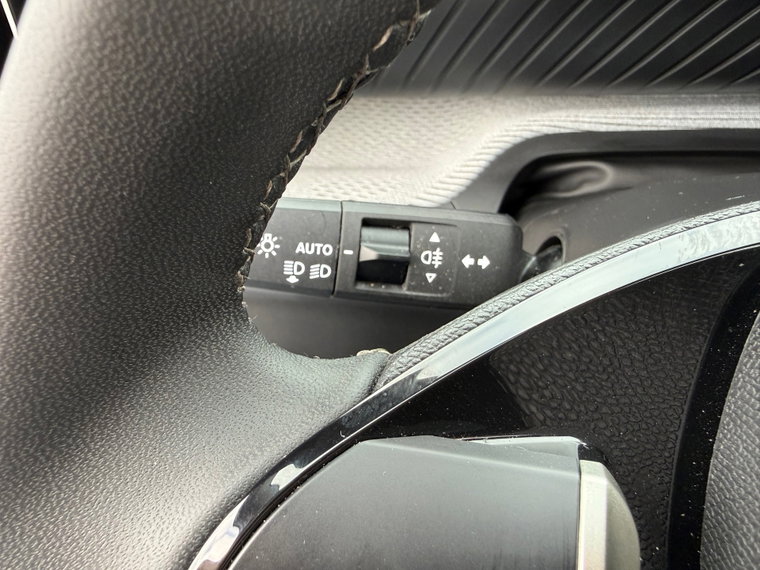 Vehicle Image 38