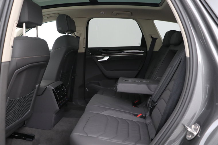 Vehicle Image 50