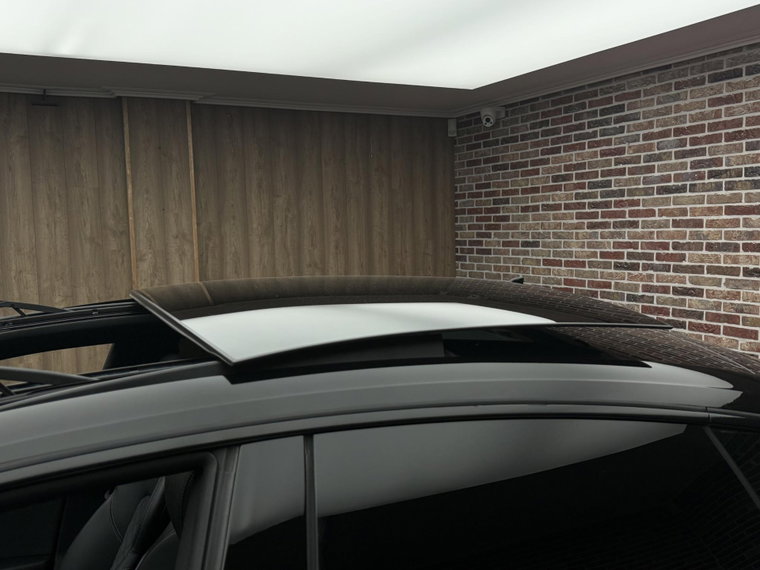 Vehicle Image 26