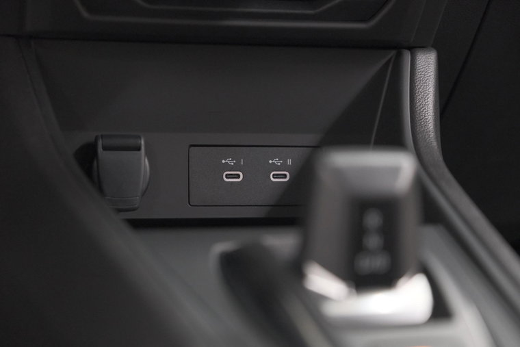 Vehicle Image 42