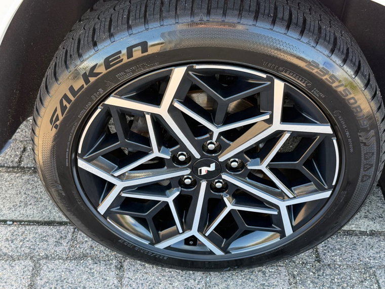 Vehicle Image 23