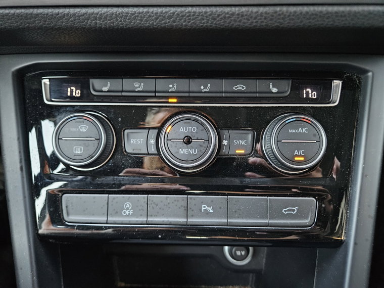 Vehicle Image 28