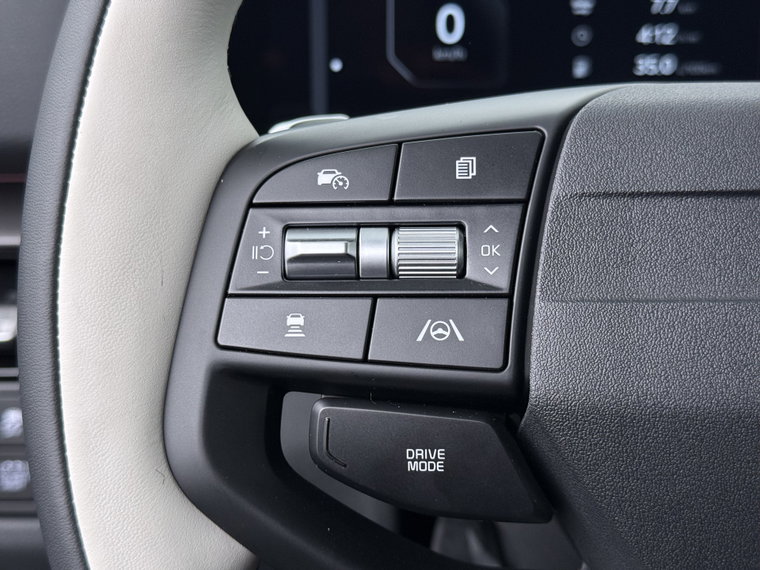 Vehicle Image 26