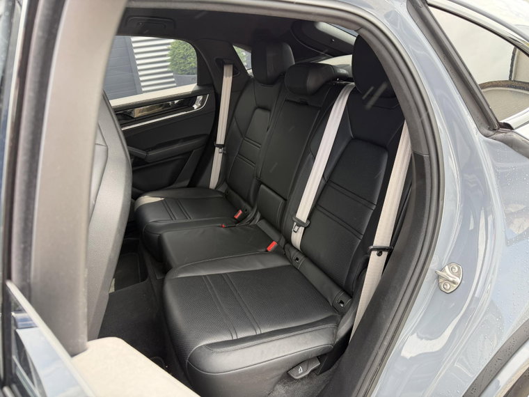 Vehicle Image 36