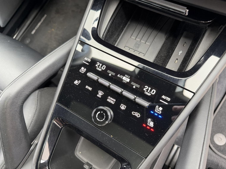 Vehicle Image 40