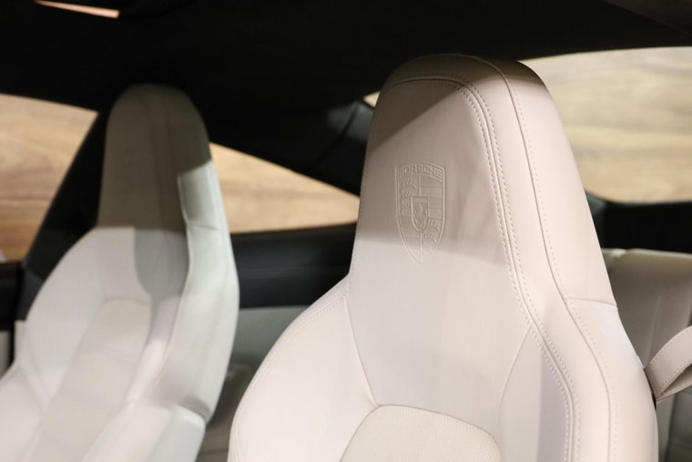 Vehicle Image 32