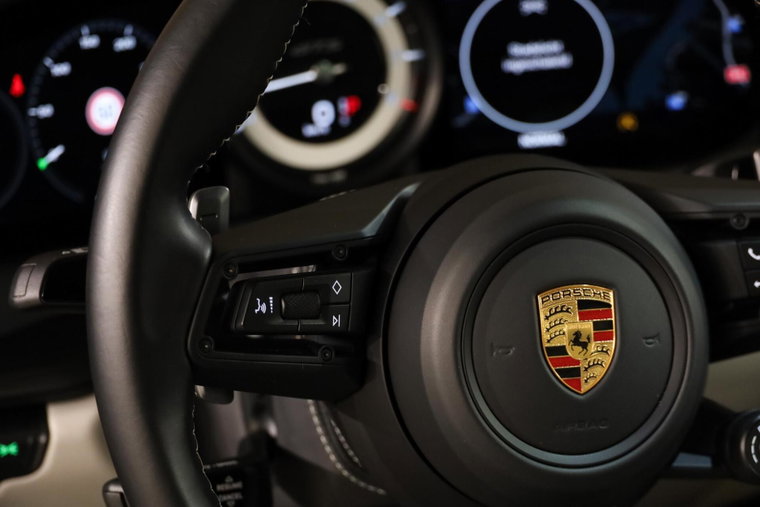 Vehicle Image 35
