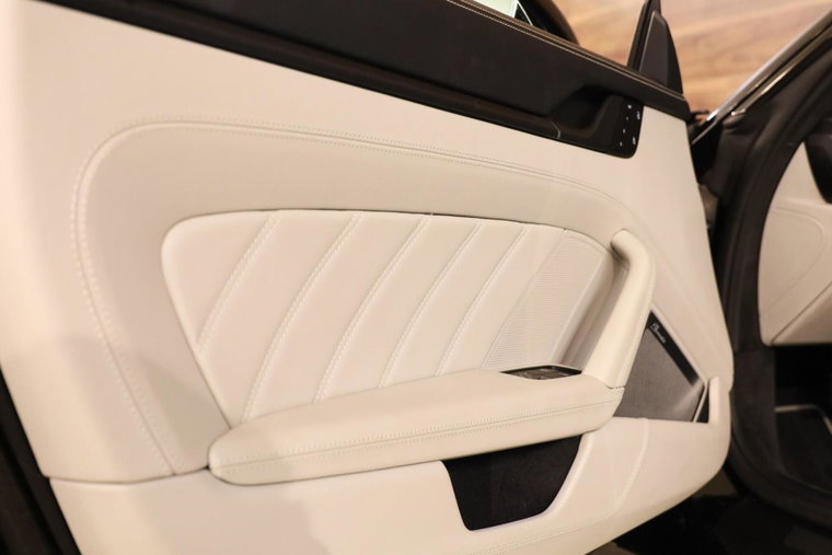 Vehicle Image 36