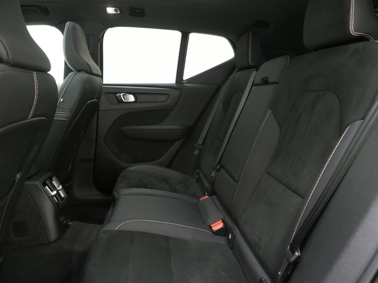 Vehicle Image 40
